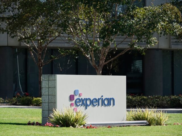Experian to offer VantageScore 4.0 for free